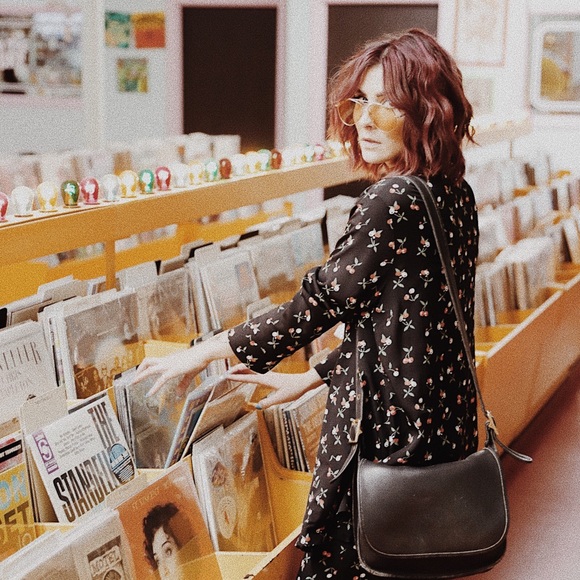 Meet your posher, Bridgette - Picture 3 of 8